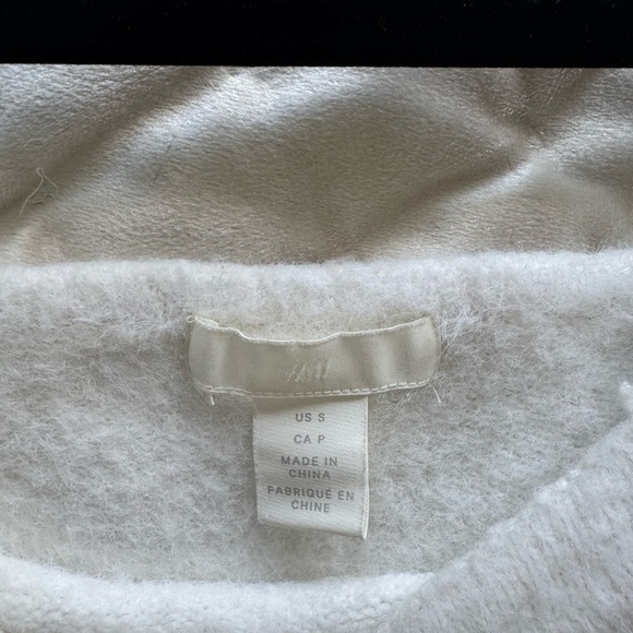 H&M Soft Cream Women's Sweater Off-Shoulder - Picture 4 of 6